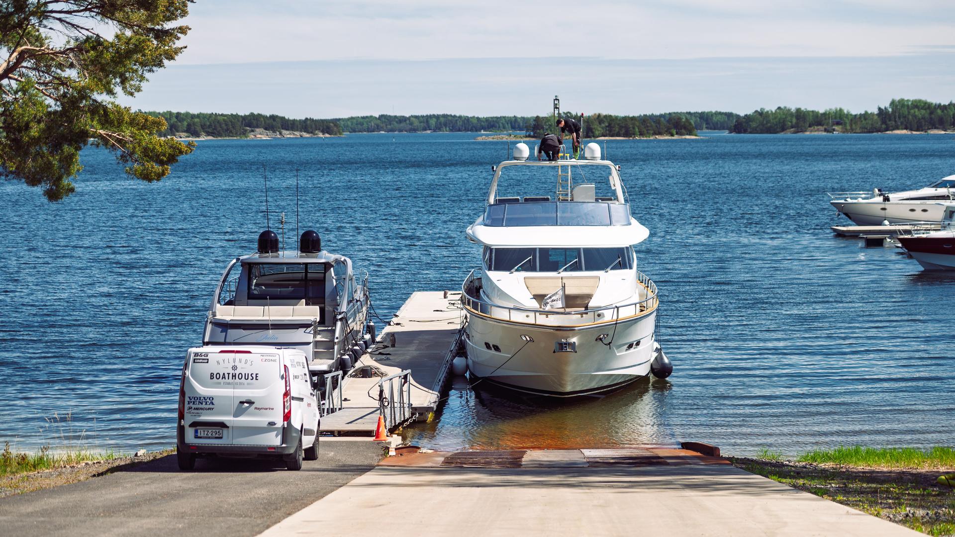 Safe on the Water – What to Do If Your Boat Breaks Down