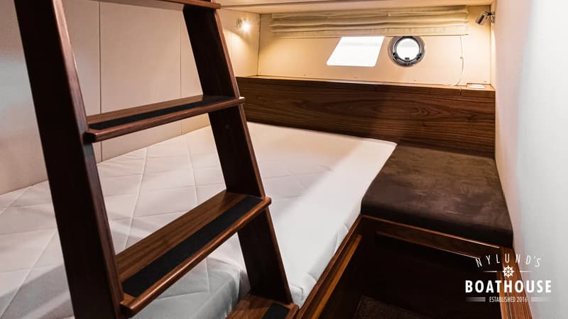 Aft cabin